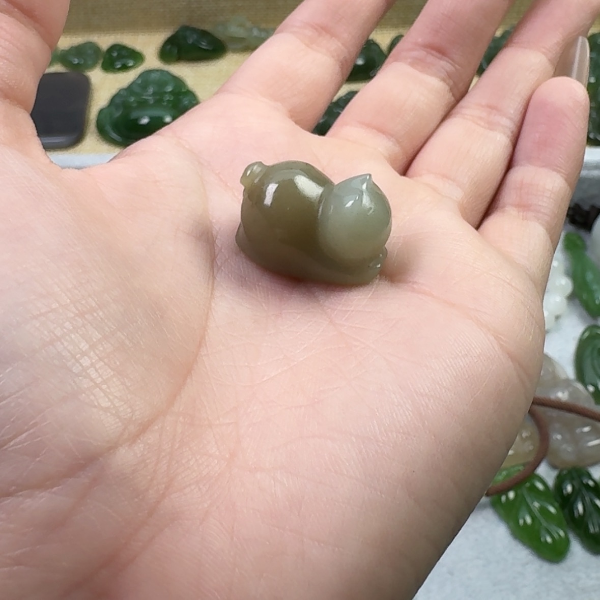 【闪购商品】和田玉（糖玉）颈饰未镶嵌凸***子