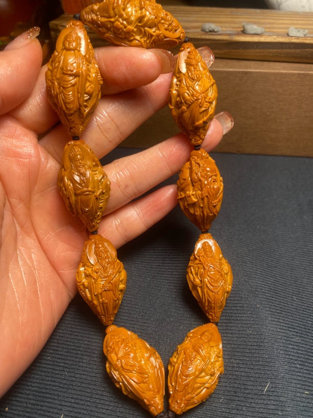 2.0佛道同宗橄榄核雕刻.文玩手持，名师作品，雕工精细手工雕刻