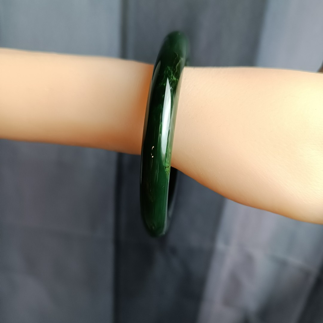 天然菠菜绿飘翠小窄条手镯多样性发货和田玉和田玉(有瑕疵)美好