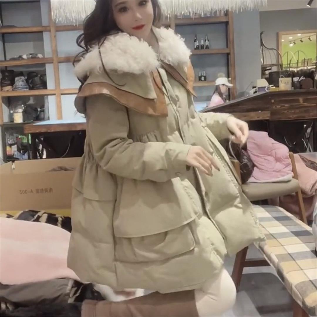 【羽绒服】2023年新款时尚宽松中长款毛毛拼接娃娃领外套女冬装