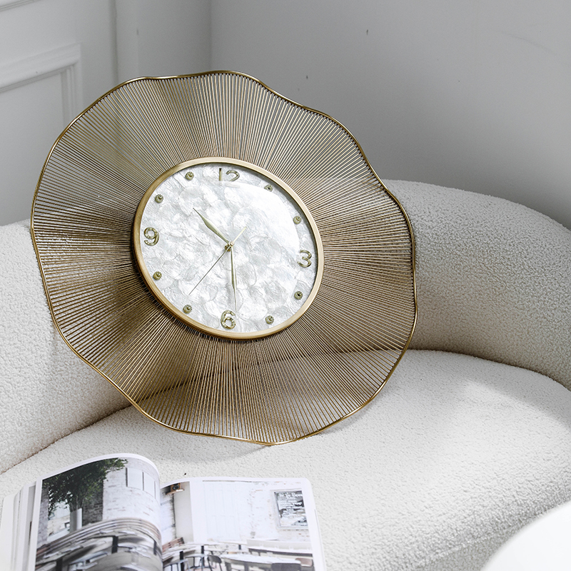 高级感轻奢彩贝壳壁钟创意波浪装饰挂钟现代简约家用客厅静音时钟