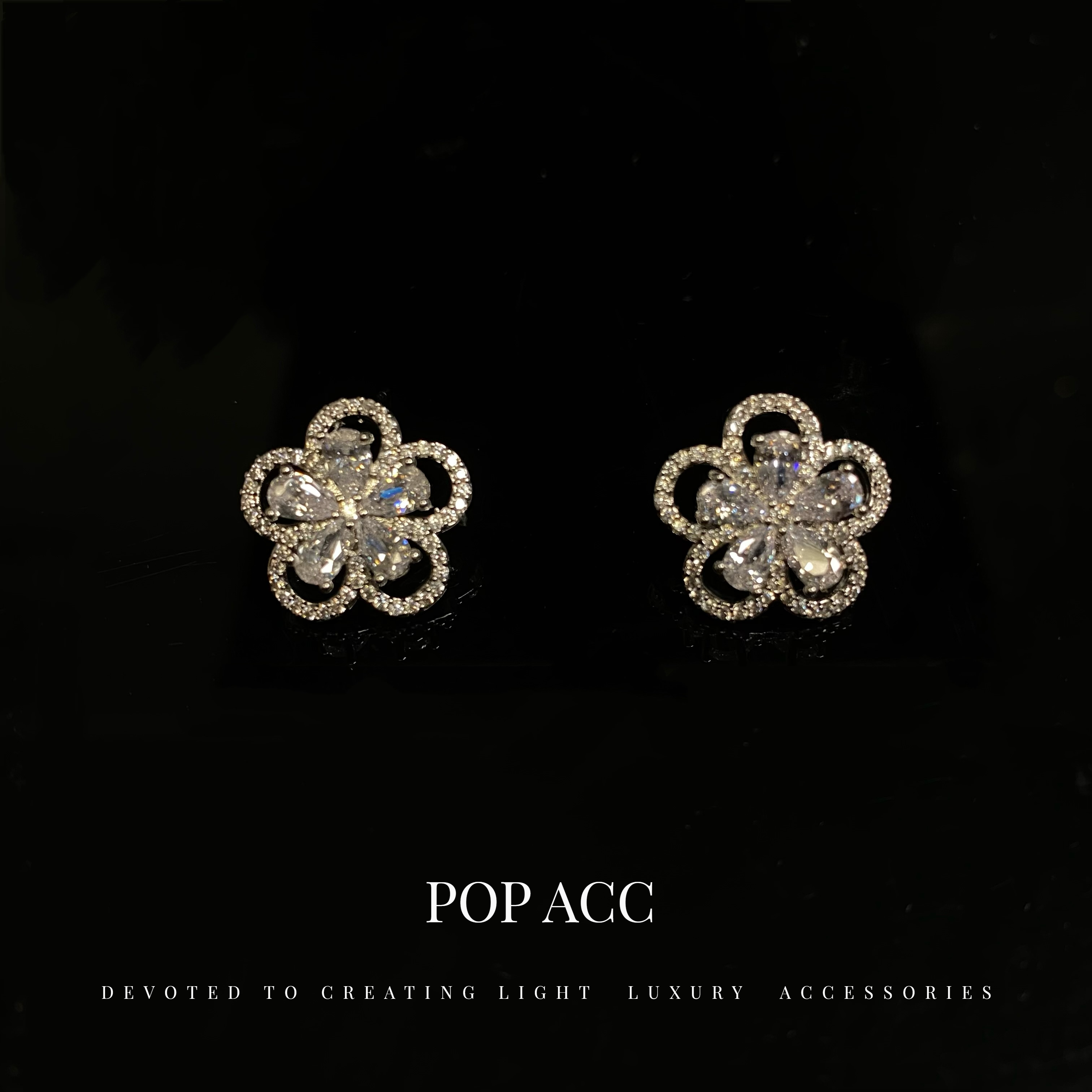 铜合金合成锆石耳饰 春日花花 精致时尚百搭款花满锆耳钉 E 9042