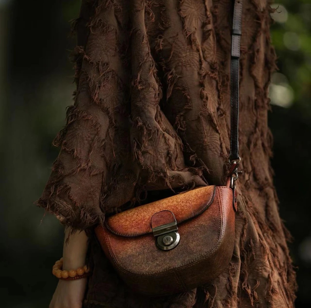 疯子张夏季新款休闲百搭复古经典真皮包包月牙包