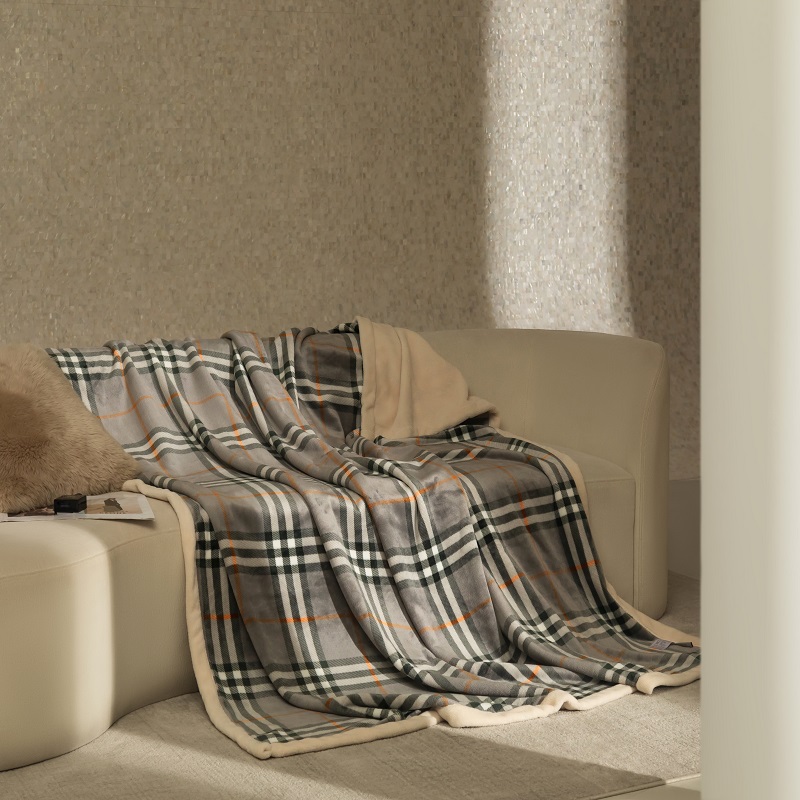 【外贸单】小红书推荐轻奢风毛毯设计师款格子盖毯午休毯车载毯沙发