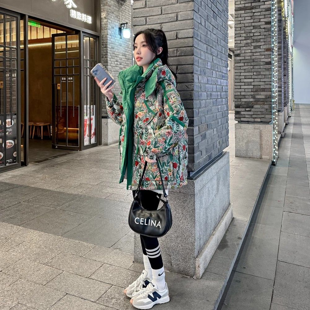 时尚短款绣花欧货潮牌羽绒棉服2023冬季新款加厚保暖绿色外套
