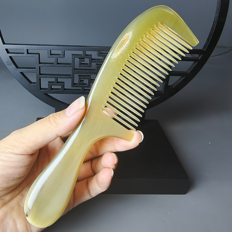 牛角梳头部按摩头皮顺发女士家用便携薄款18厘米梳子