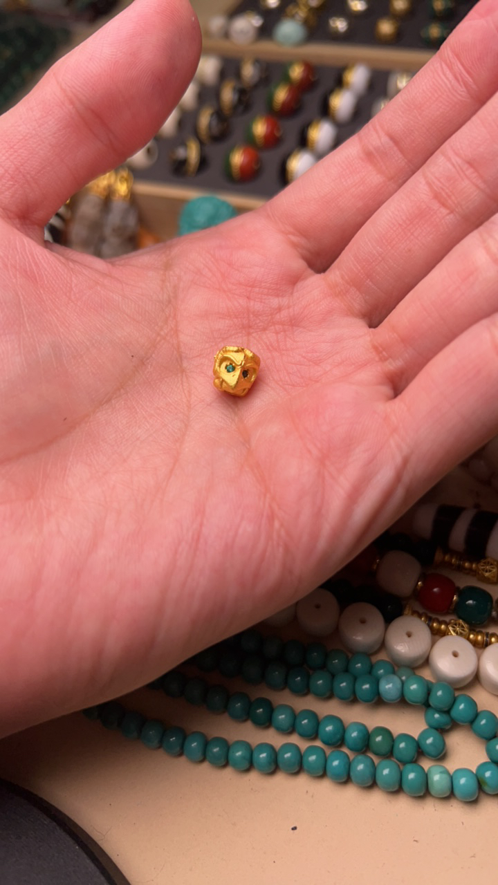 大鹏鸟一个卡8mm一个配饰