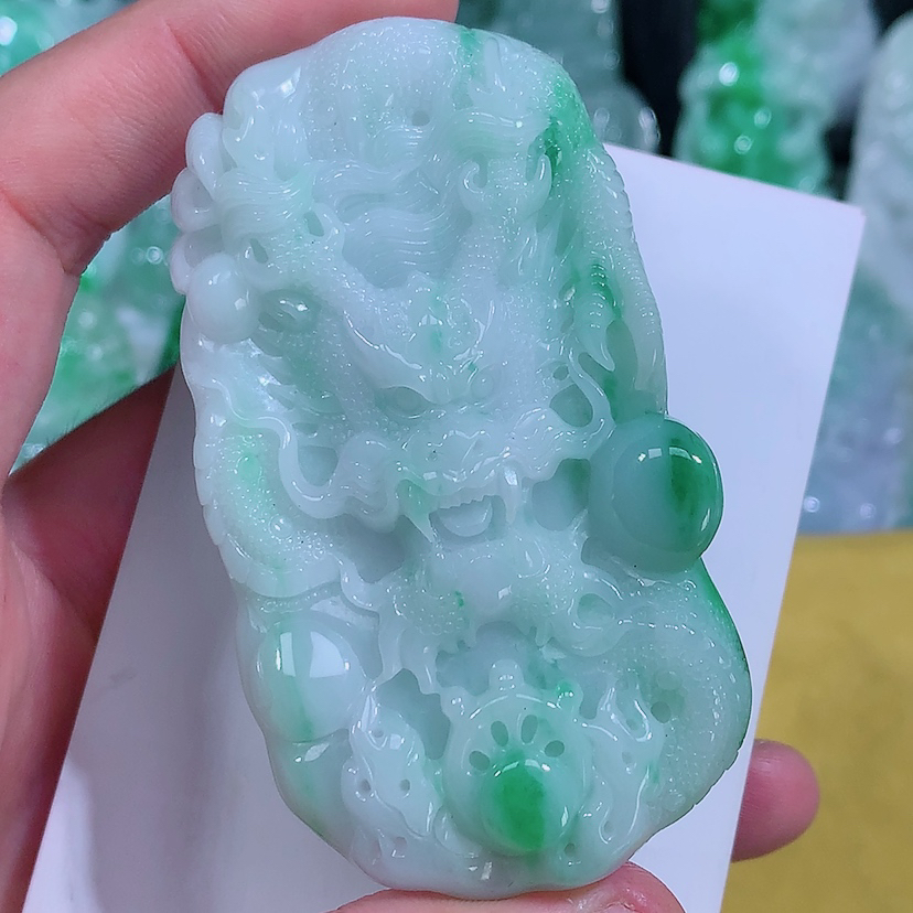 天然A货缅甸翡翠龙牌吊坠，照片左滑看尺寸