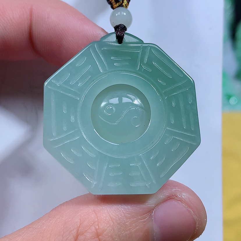 天然A货缅甸翡翠八卦吊坠，照片左滑看尺寸
