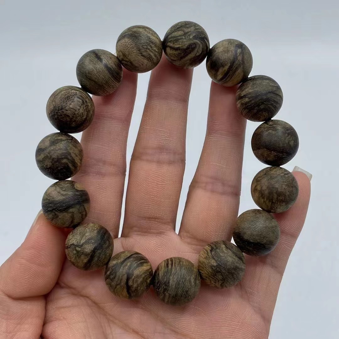 9分沉达拉干虎斑纹路生闻乳香蜜甜带凉感佩戴之后阵阵香味环绕