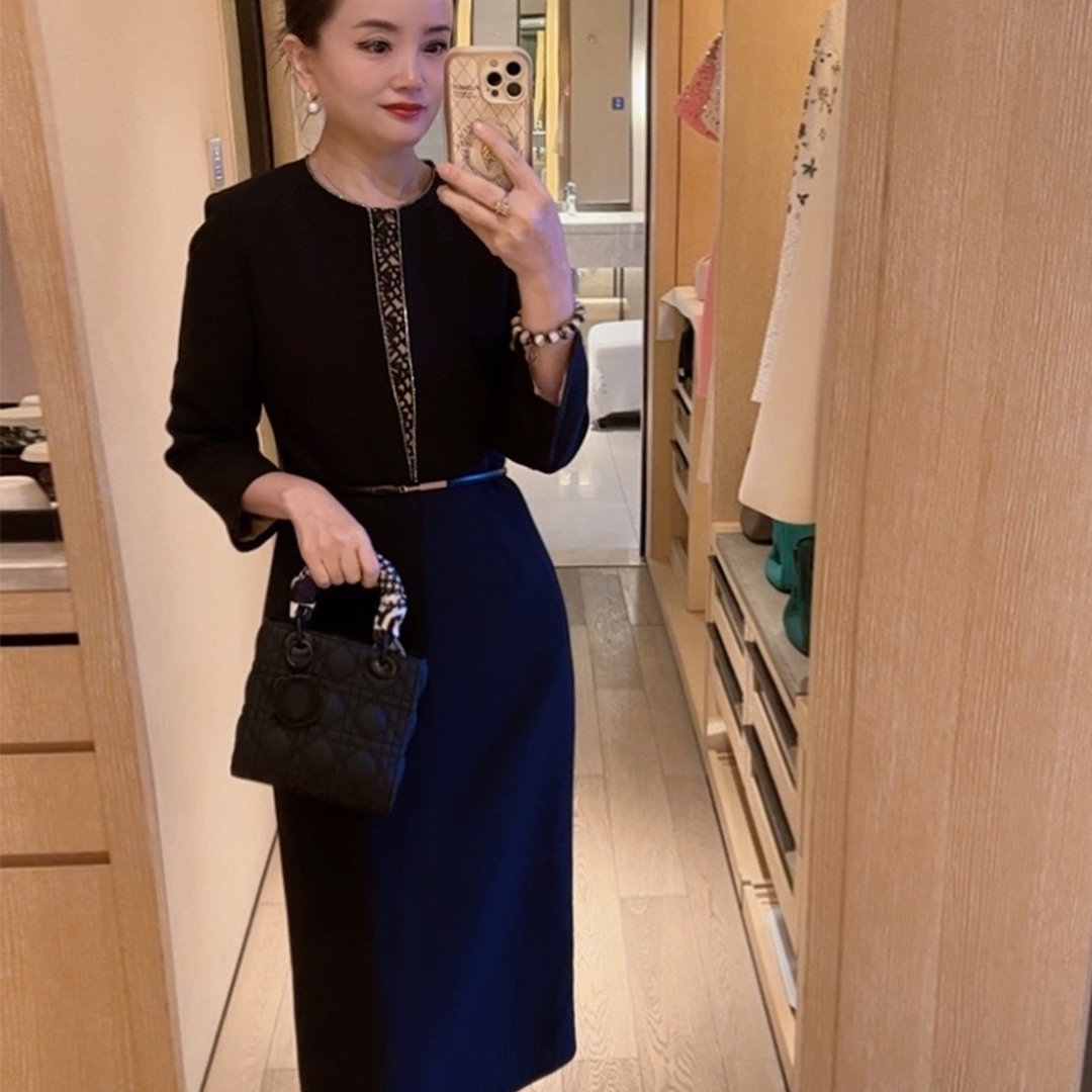 唯伊公馆秋季新款圆领夹钻镂空腰带优雅轻奢气质开叉连衣裙98476