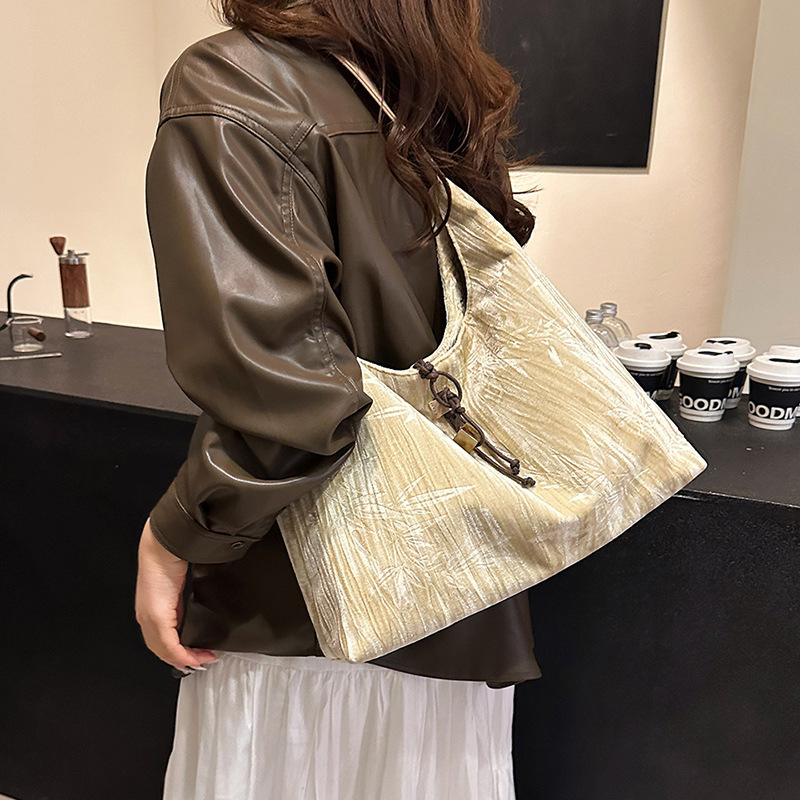 复古质感新中式腋下包包女2024新款通勤绒布简约大容量单肩托特包