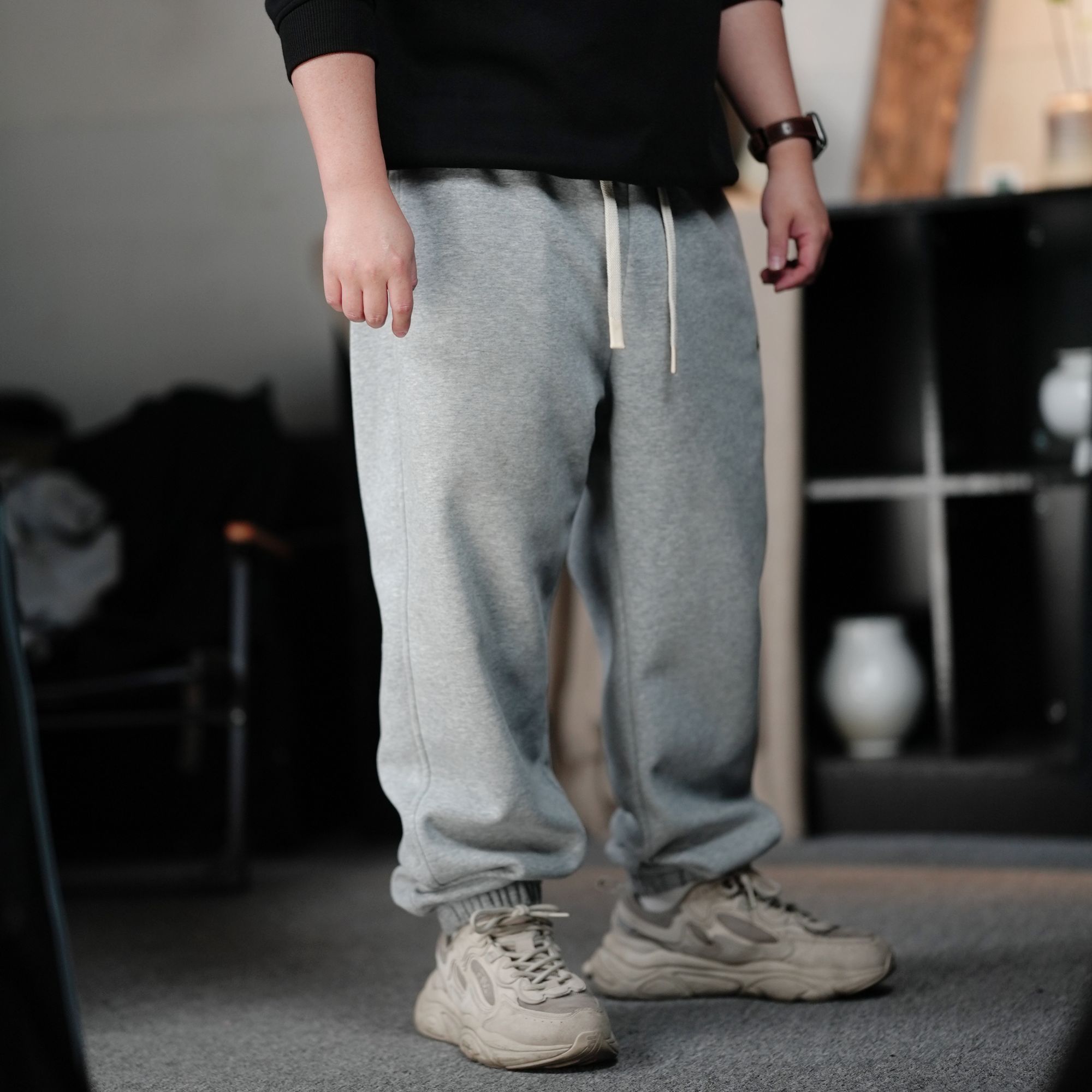 特价2024秋冬款男士束脚收口休闲卫裤潮牌刺绣松紧抽绳长裤百搭