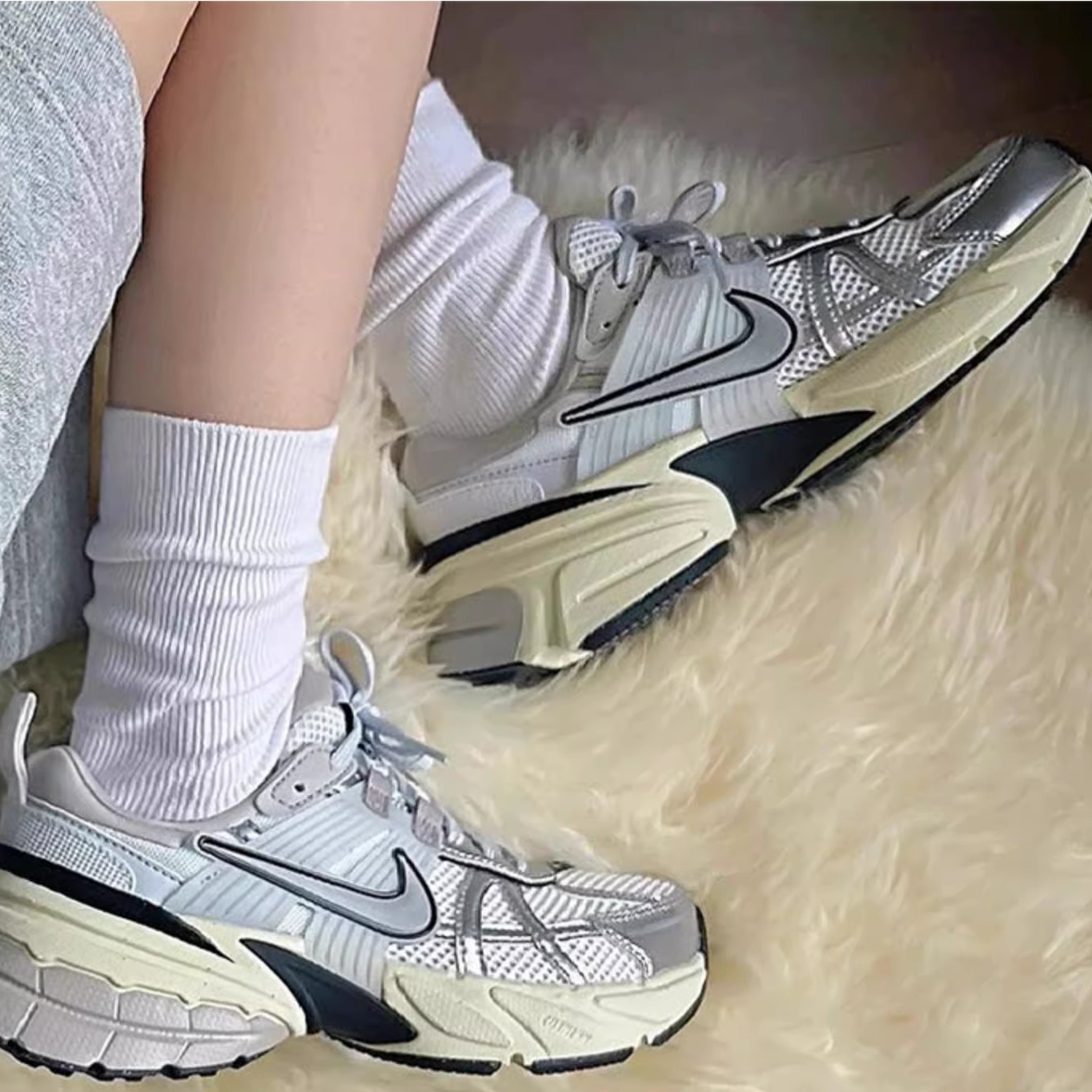 Nike/耐克老爹鞋女款鞋V2K潮流复古时尚休闲低帮运动鞋FD0736-100