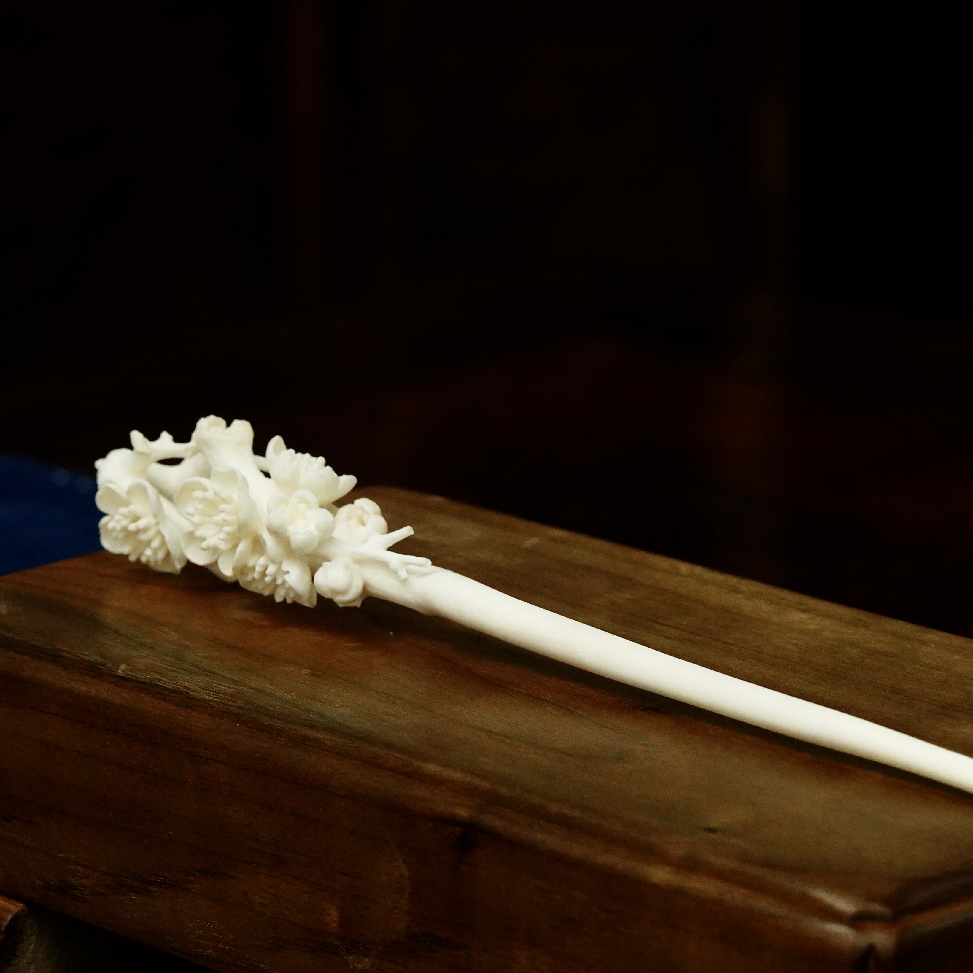 设计款非遗匠人蒋东雕刻（梅花）茶拨把玩摆件