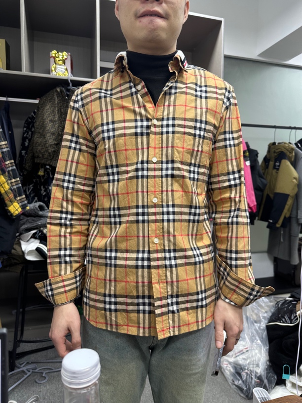 Burberry 衬衫 99新 S码