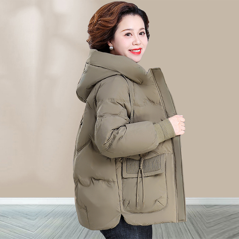 中年妈妈冬季连帽棉服短款中老年女冬装外套新款大码宽松轻薄棉袄