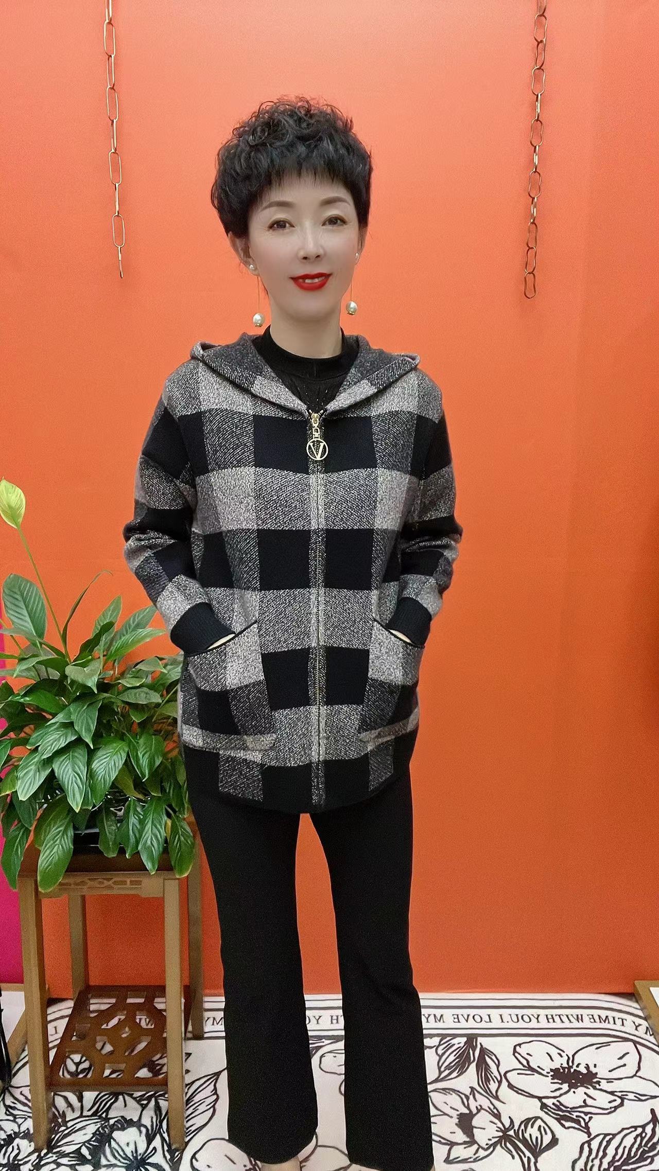 帽款格子拉链小外套