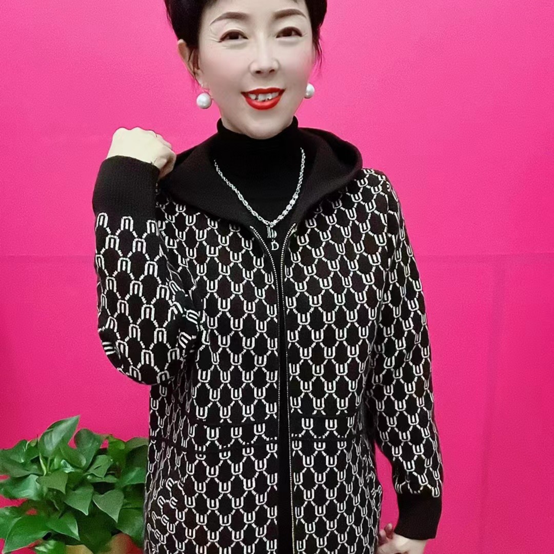 2305锁链帽款外套---chu