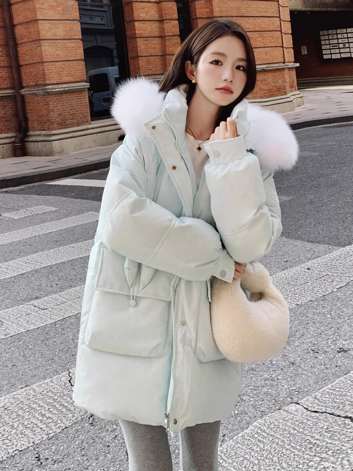 波司豋羽绒服服女2023新款冬季大毛领甜美韩系中长款小个子奶蓝色