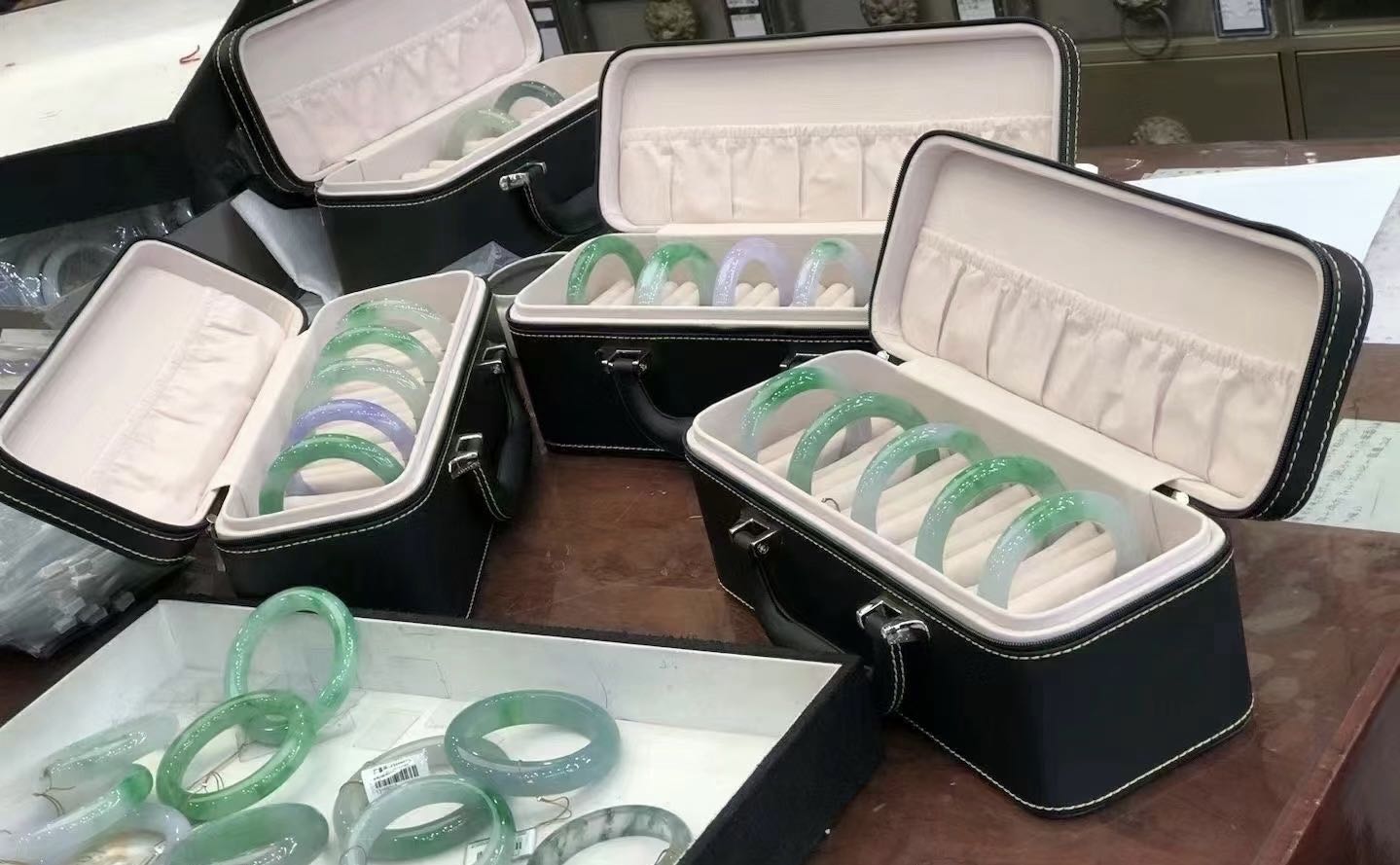 非金属仿水晶手镯 多样式定制时尚冰透女款百搭精美经典镜面镯子