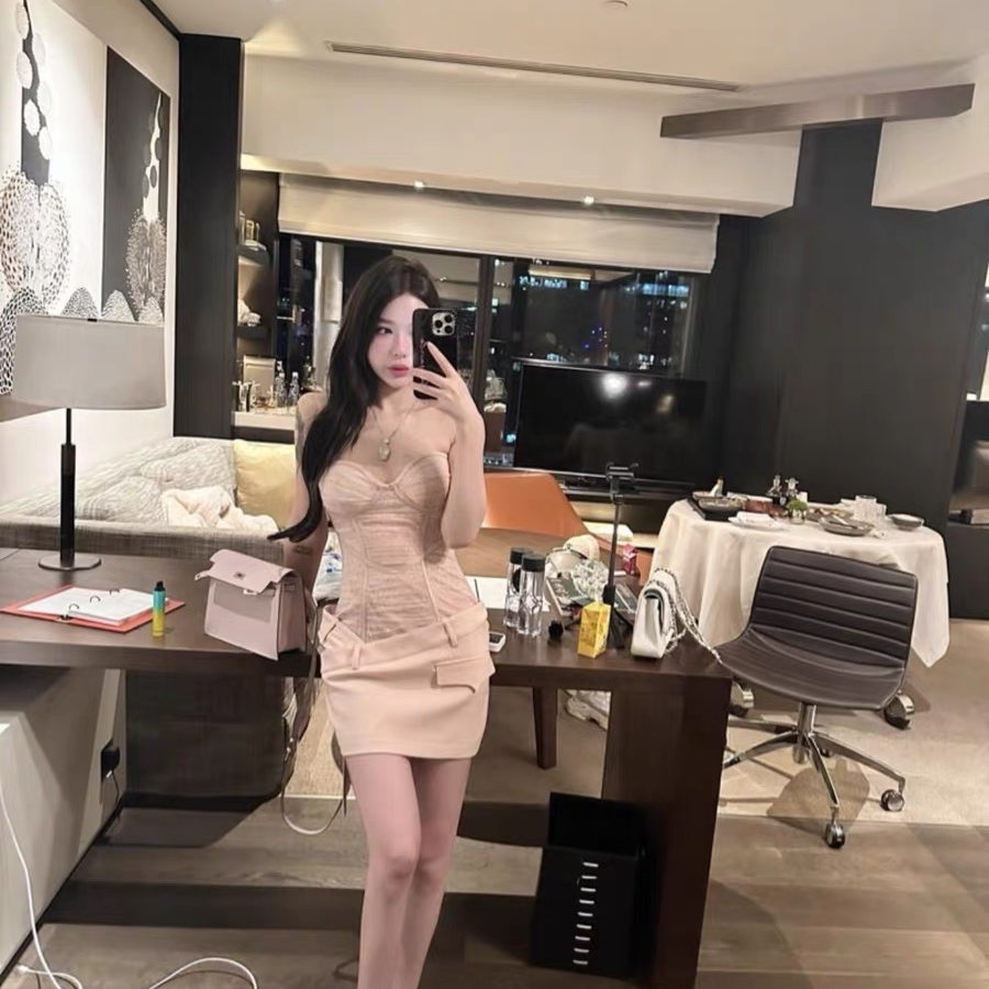 陈允朵 贝壳抹胸裙