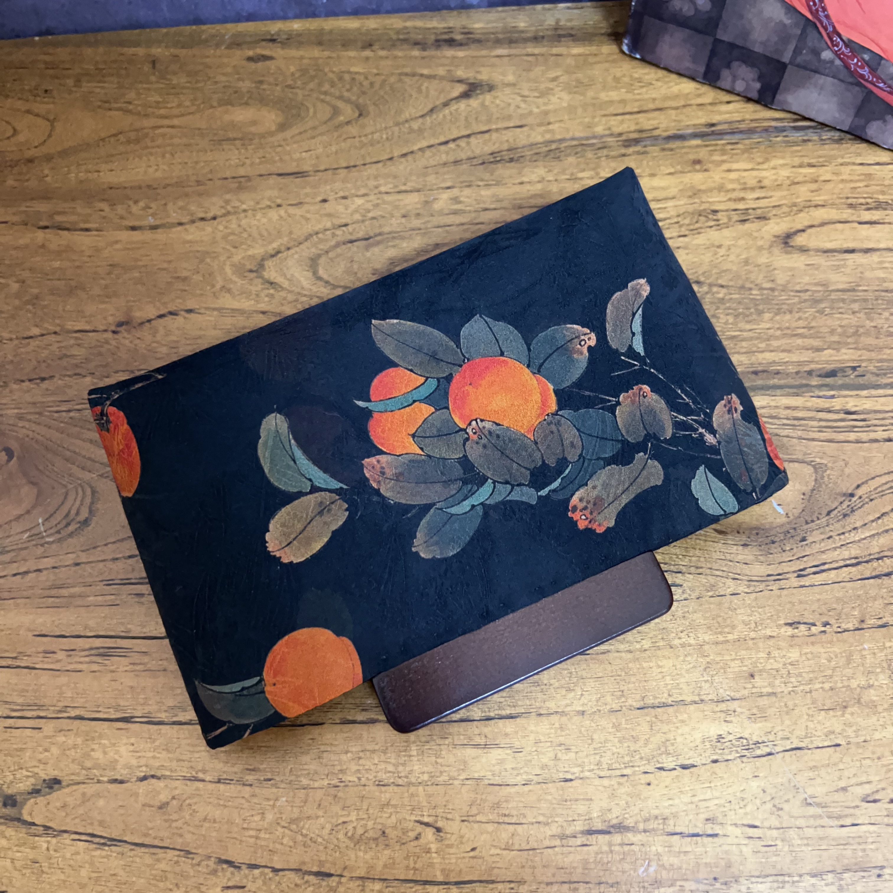 中式复古蚕丝手拿包斜挎包夹片包真丝木夹片手机包香云纱花萝包包