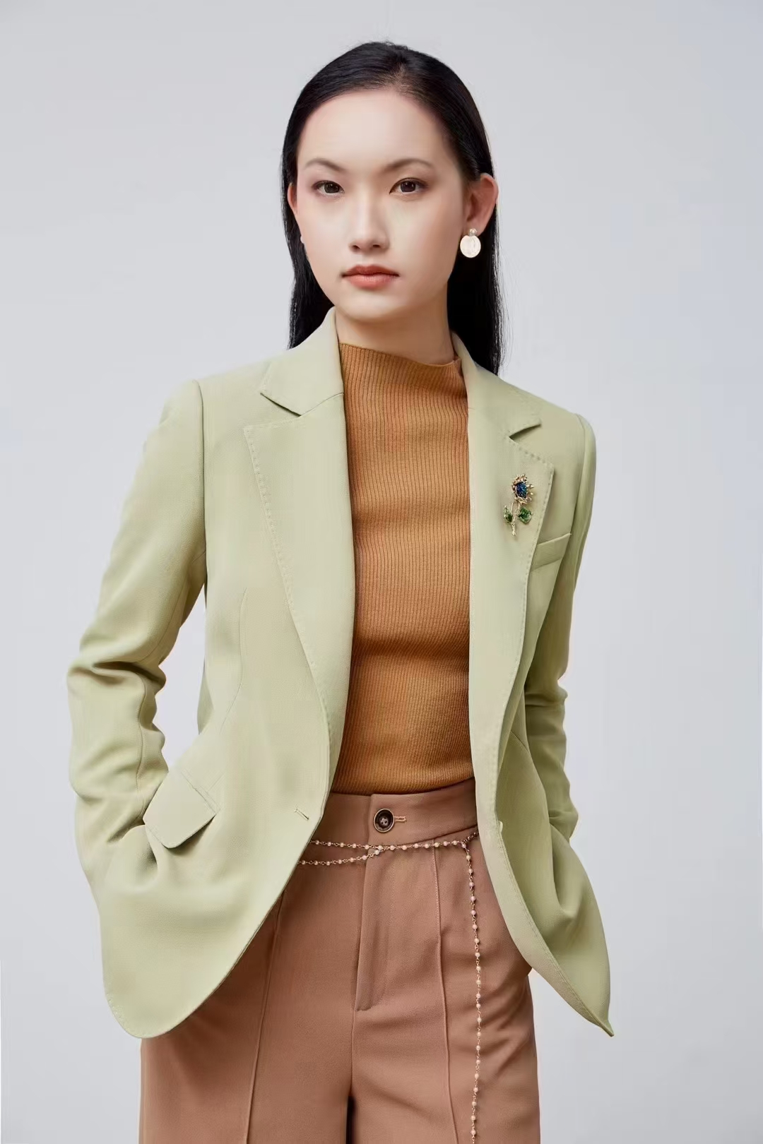 迪图时尚简约纯色西装外套320