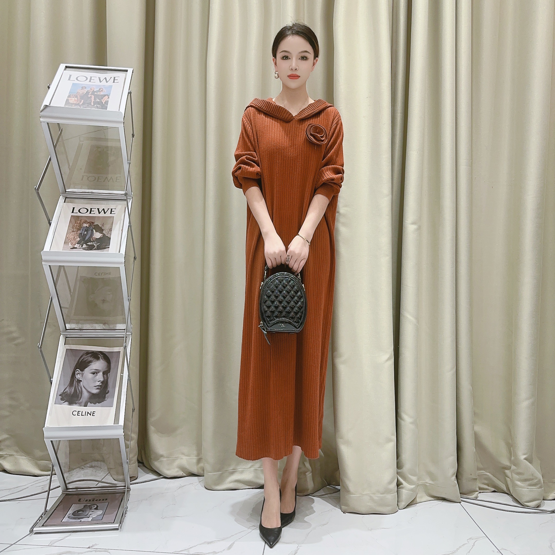 5932橘色手工立体花羊毛气质设计师秋冬长款轻奢针织连衣裙