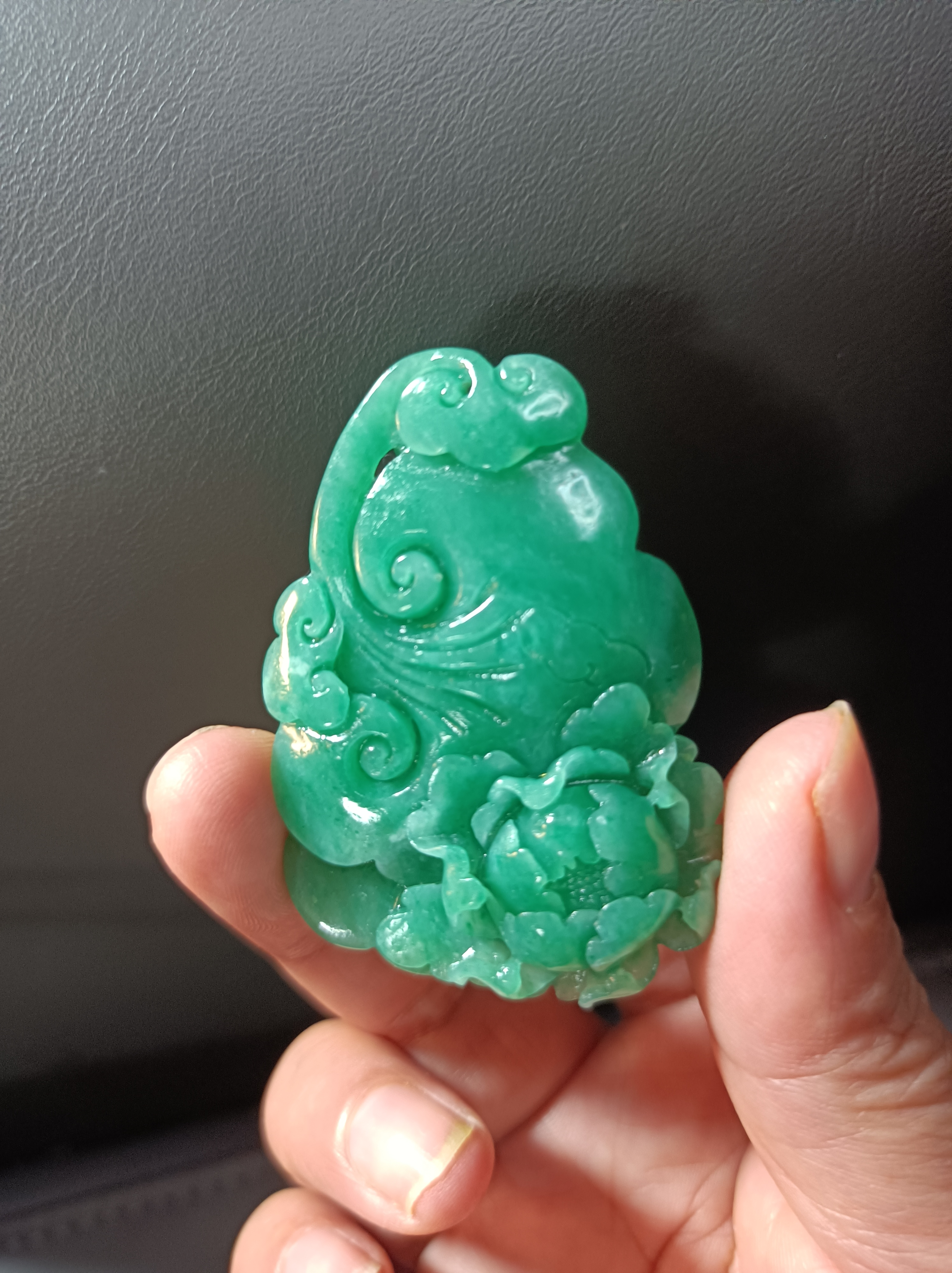 独山玉精美挂件和和美美