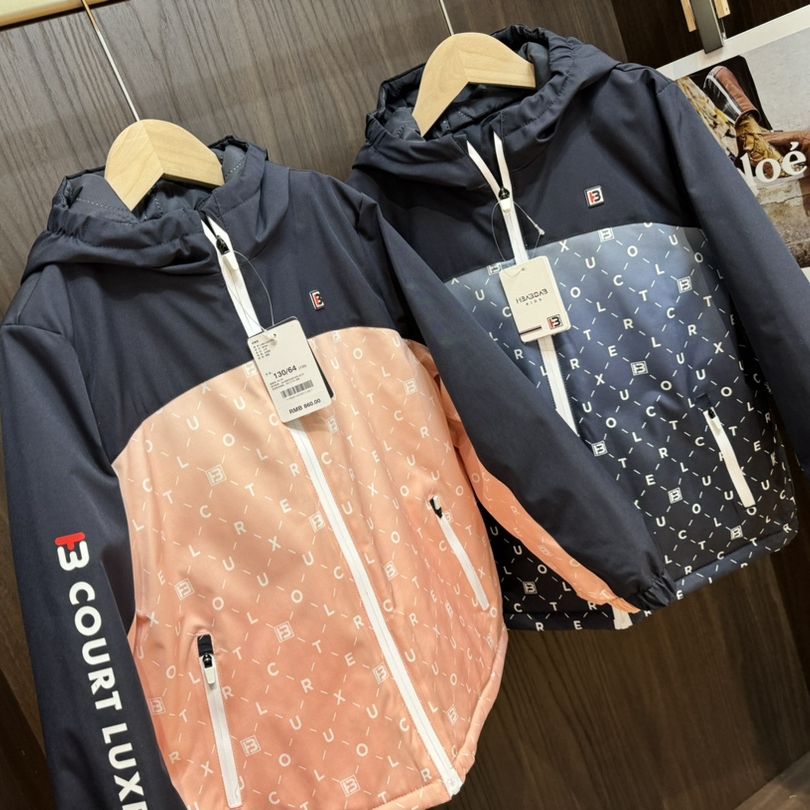 两色加绒加厚连帽儿童冲锋衣保暖防风