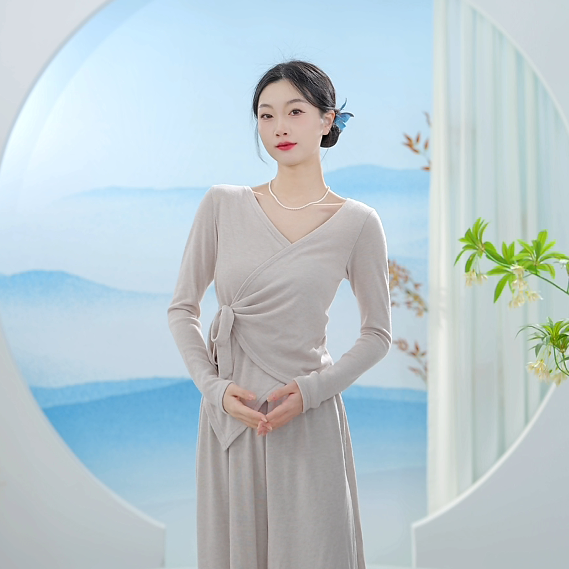 3424 现代舞蹈服秋冬新款成人女系带V领褶皱收腰显瘦百搭长袖上衣