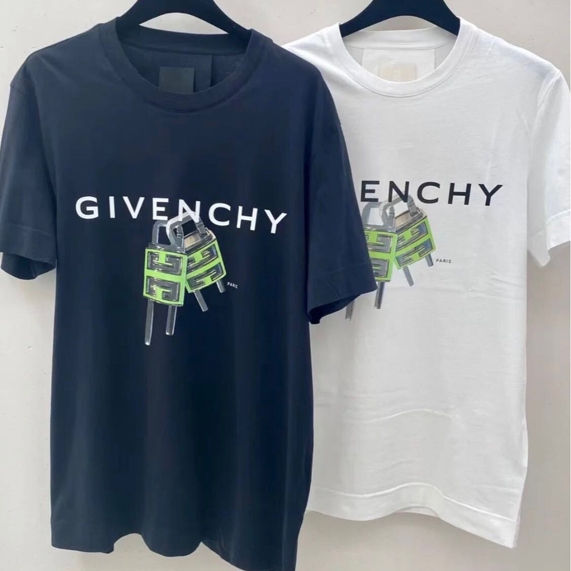 全新未使用 Givenchy/纪梵希 琅迪BM716G3YBC，锁头圆领短袖白