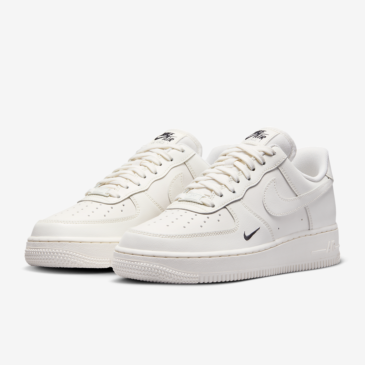 NIKE/耐克【可自提】女鞋纯白AF1空军一号流光风休闲板鞋HF1058-133
