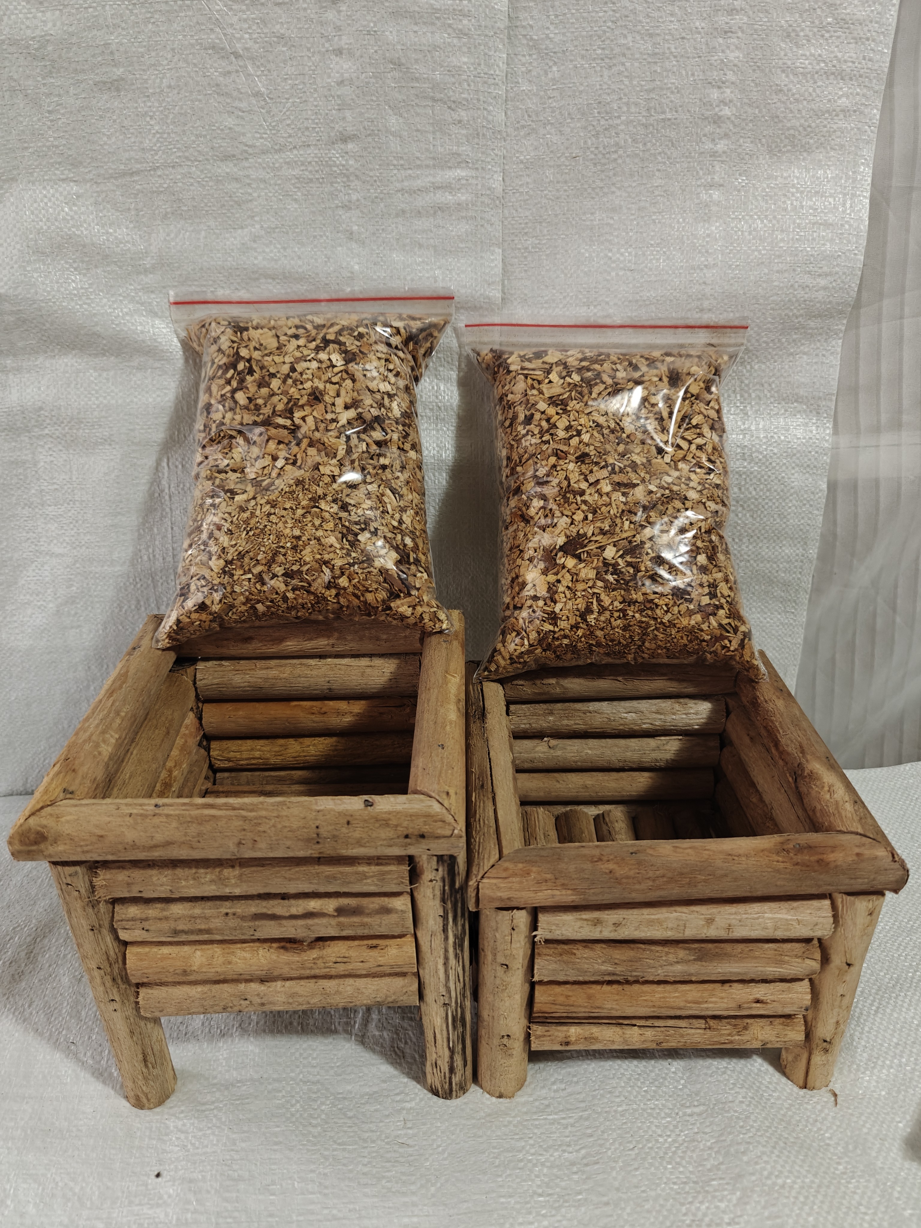 杉木制作小木车，内口径14.5公分花盆，带杉木屑发货到手二个