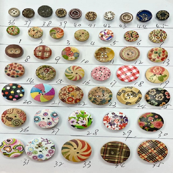 天然木头彩绘扣，毛衣扣，风衣扣,木头扣，彩绘扣混装