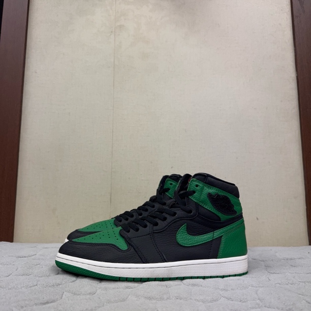 95新 AIR JORDAN 44码/aj1黑绿脚趾/95新/无原盒/板鞋