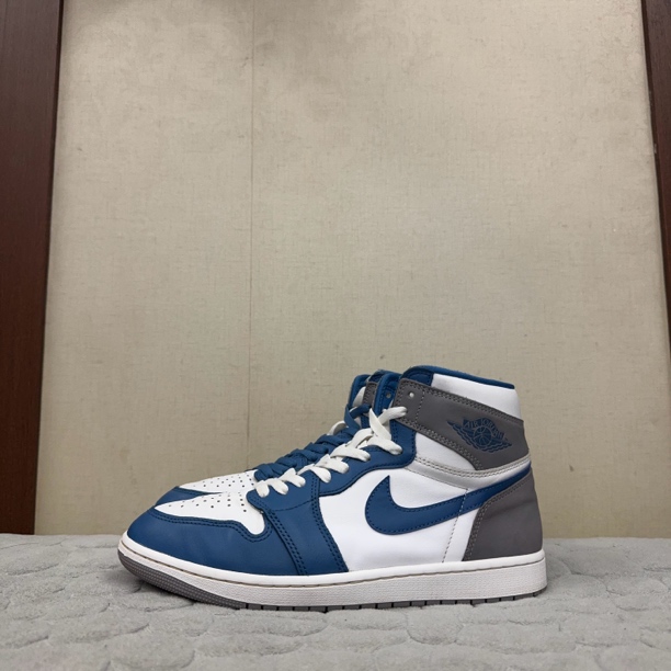 95新 AIR JORDAN 44.5码/aj1蓝白/原盒/95新/板鞋
