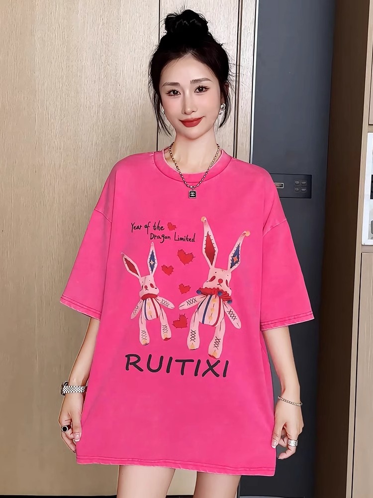 设计感玫红色水洗做旧短袖t恤女夏装2024新款宽松中长款印花上衣