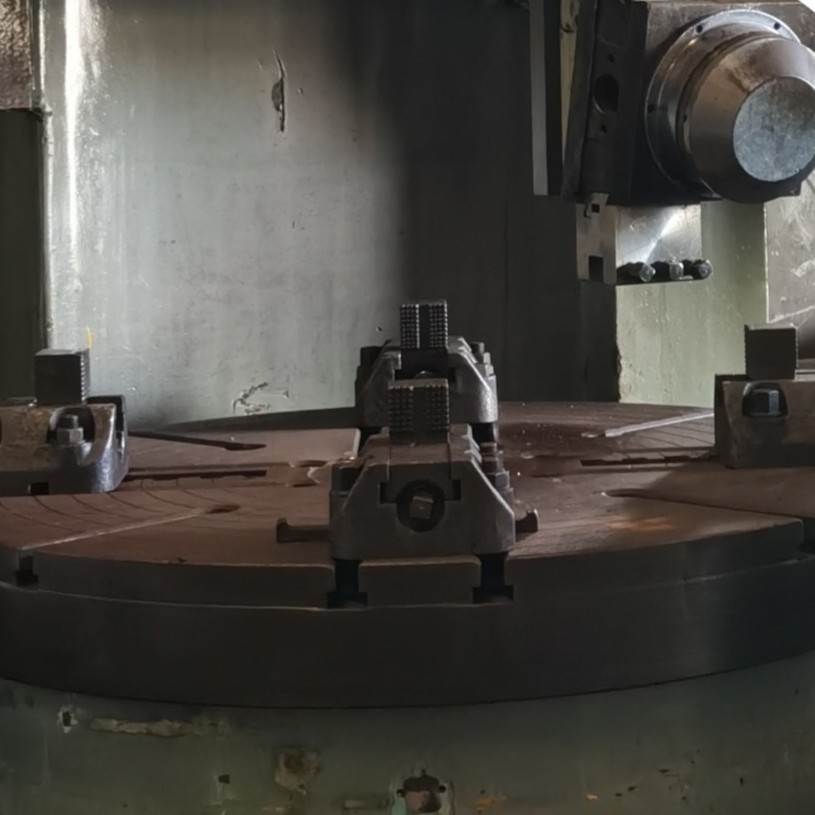 齐齐哈尔1.6米数控立车，加工高度1.4米