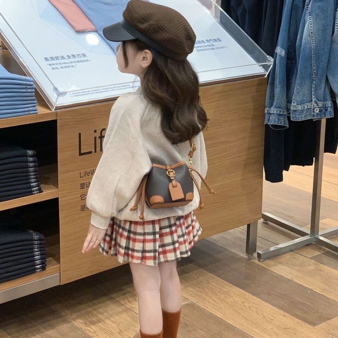 韩国儿童套装2024印花加绒卫衣女童洋气时髦格子百褶裙半裙两件套