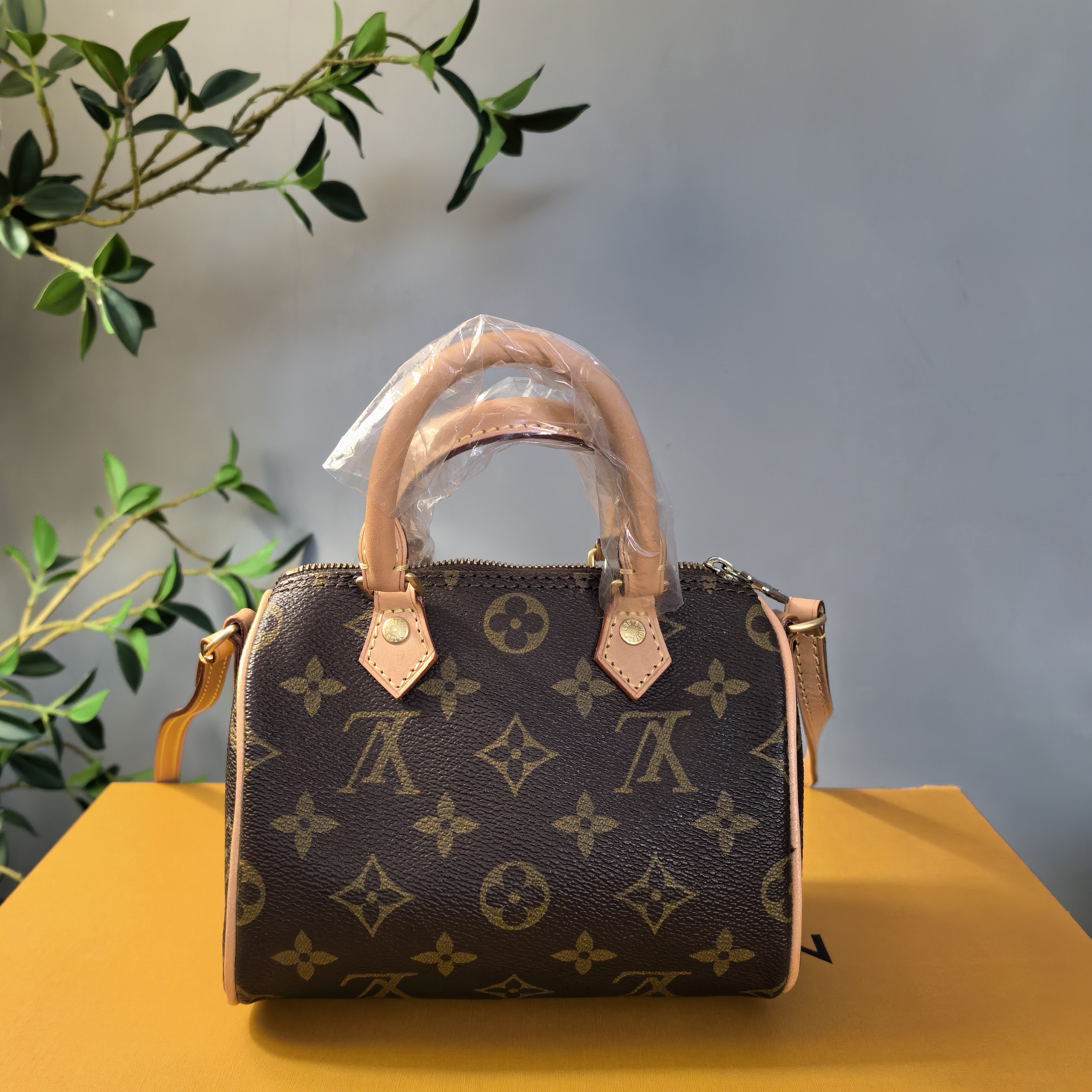95新 LouisVuitton/路易威登 【小花和莛莛】/胖子nano/更新植鞣革