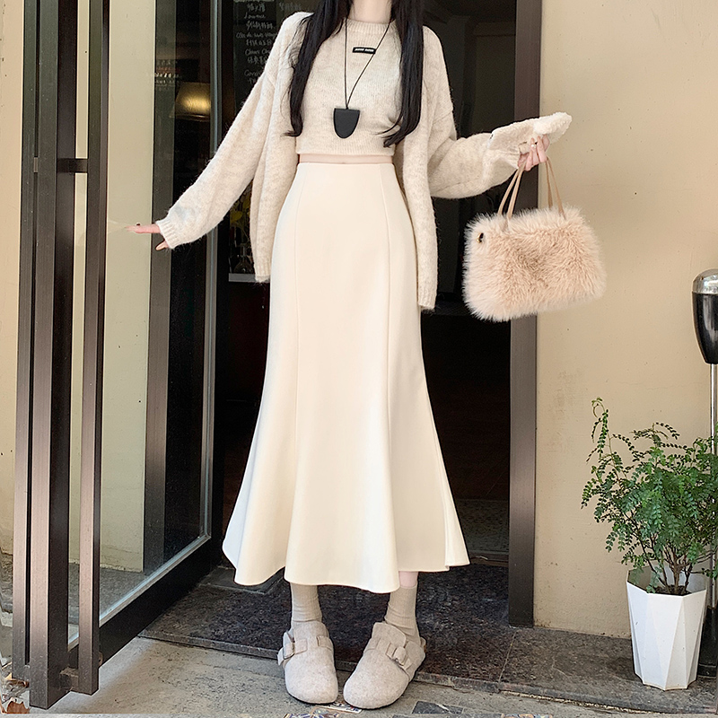 白色毛呢包臀半身裙女秋冬新款高腰a字鱼尾裙温柔风气质修身长裙