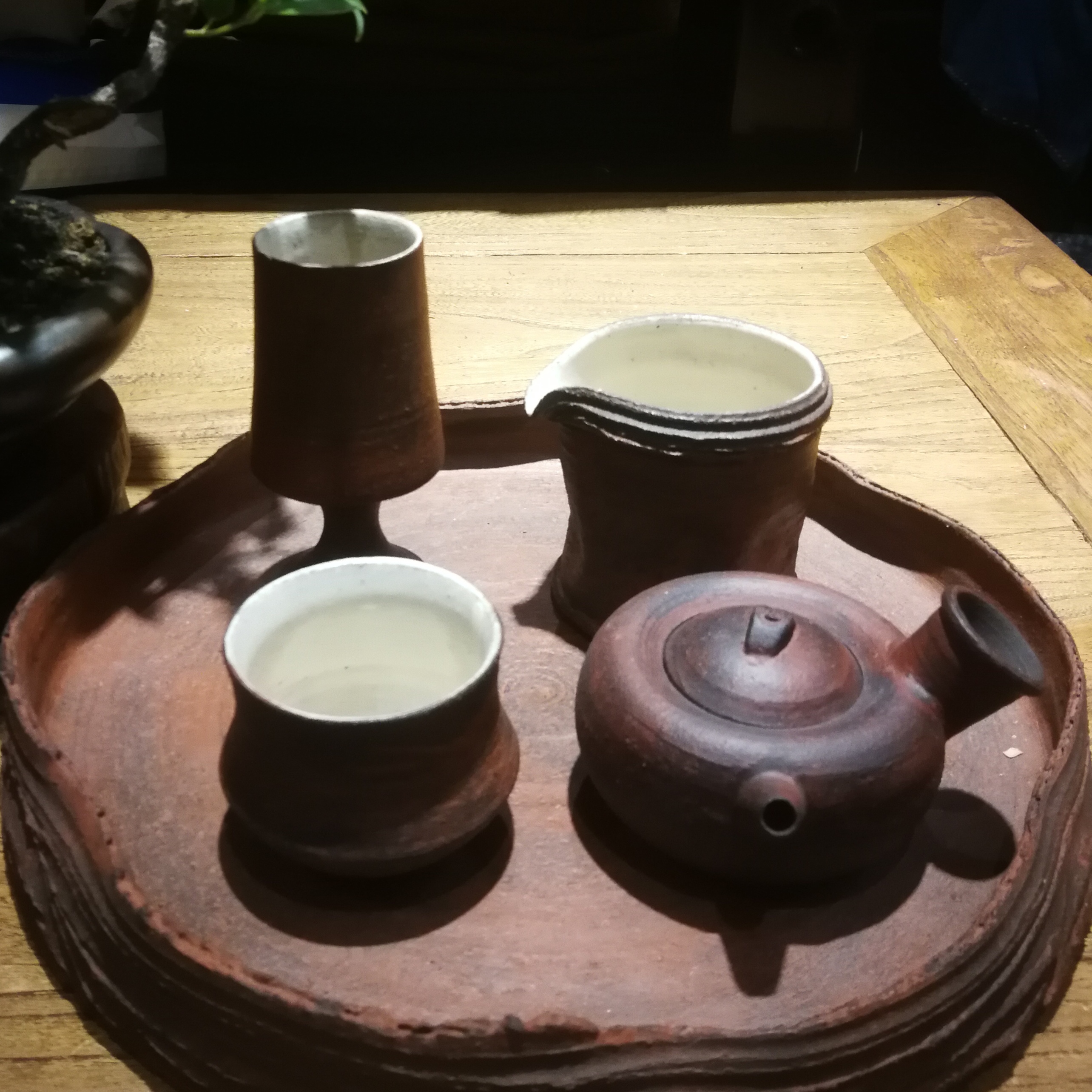 (匠心之作)纯手工制作紫砂红釉茶器套装(川和月芽)
