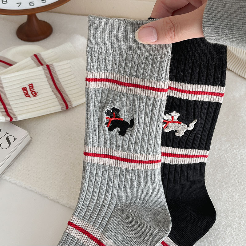 新款中筒女袜双针AB款可爱小狗女款刺绣秋冬百搭韩系条纹长筒棉袜