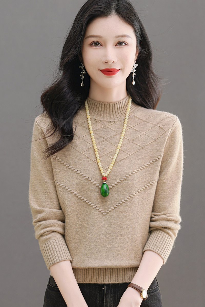 2024新款冬季女士半高领毛衣保暖洋气时尚宽松气质针织打底显瘦