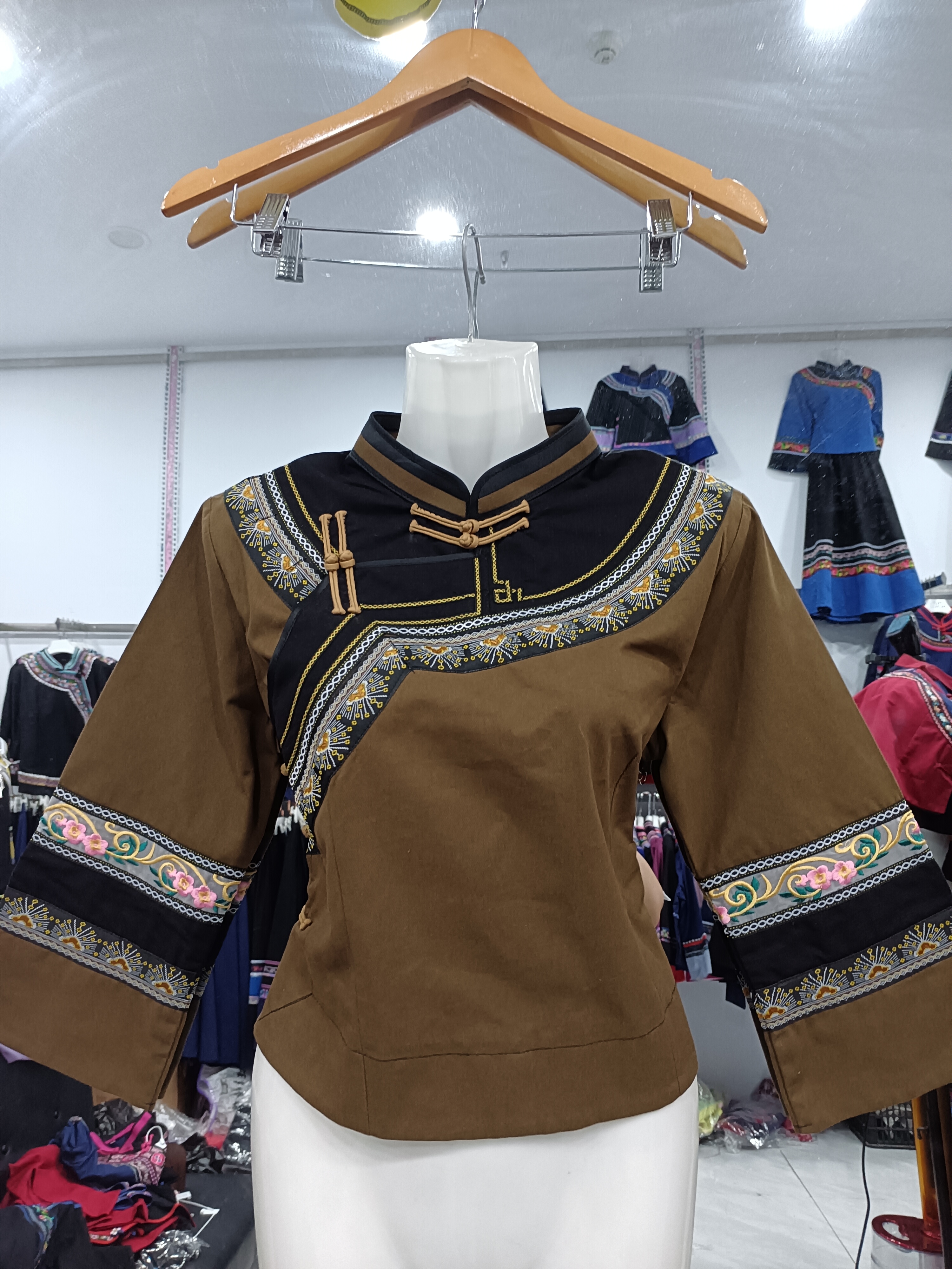 布依族壮族复古短款女上衣民族风传统服饰黑色长袖外套民族服立领