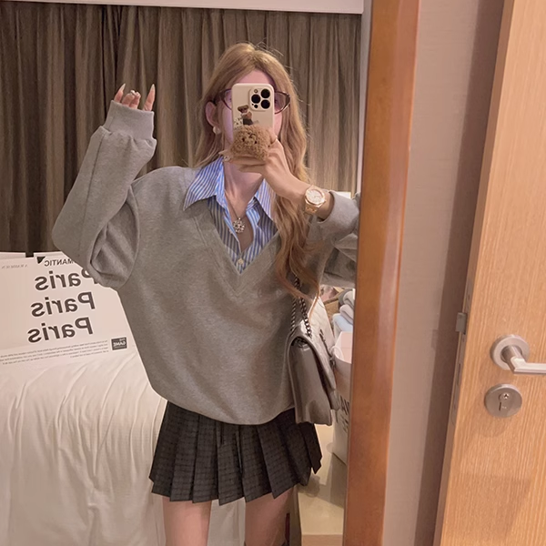 Yukiss直播时髦学院风敲洋气拼接卫衣假两件条纹拼接卫衣A4656