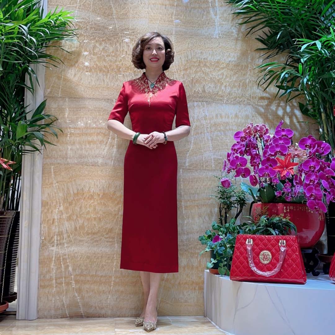 六礼17827红红火火高端喜婆婆喜妈妈婚宴旗袍修身显瘦中长款