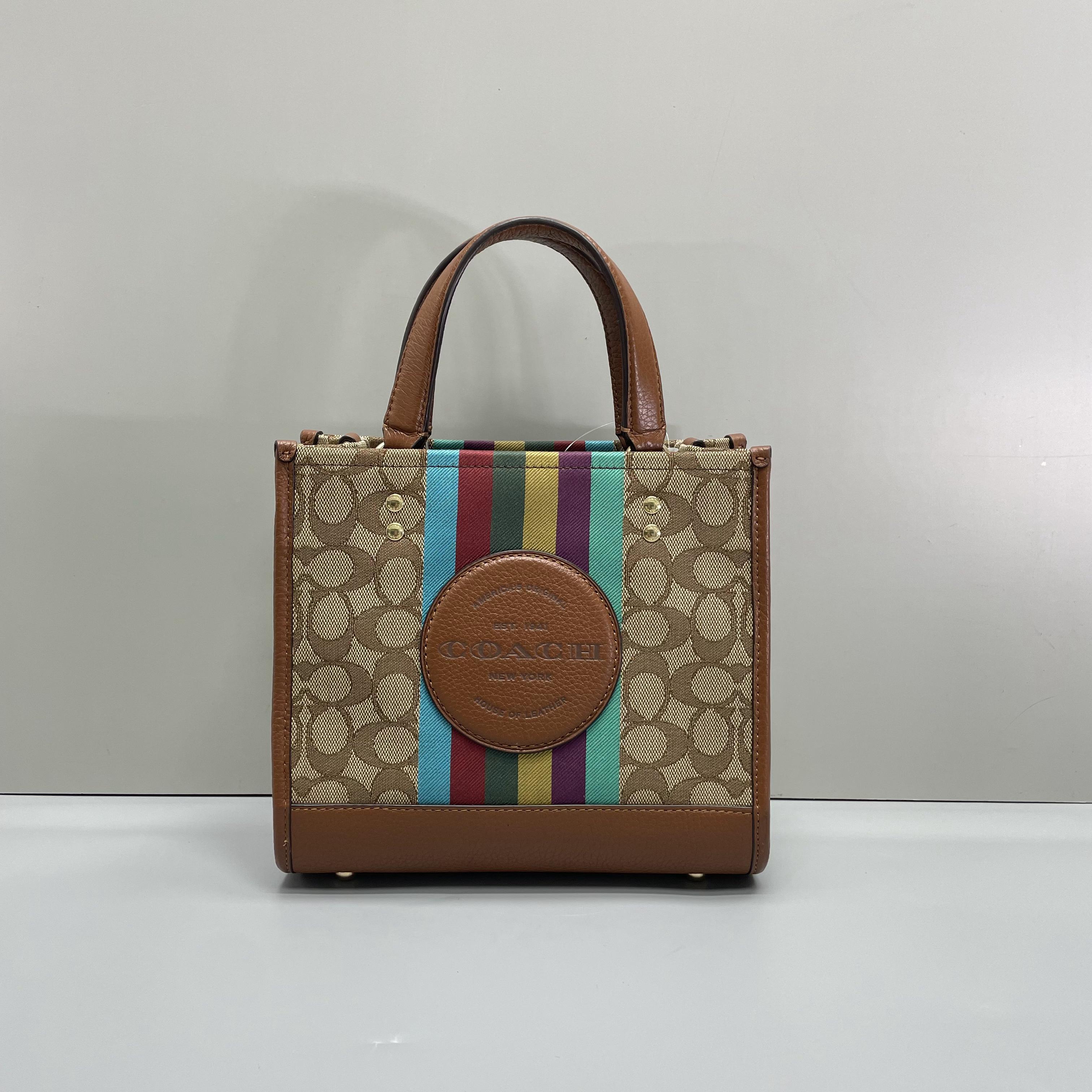 99新 COACH/蔻驰 小林/棕拼彩虹条纹小方托22*20*11cmA080908